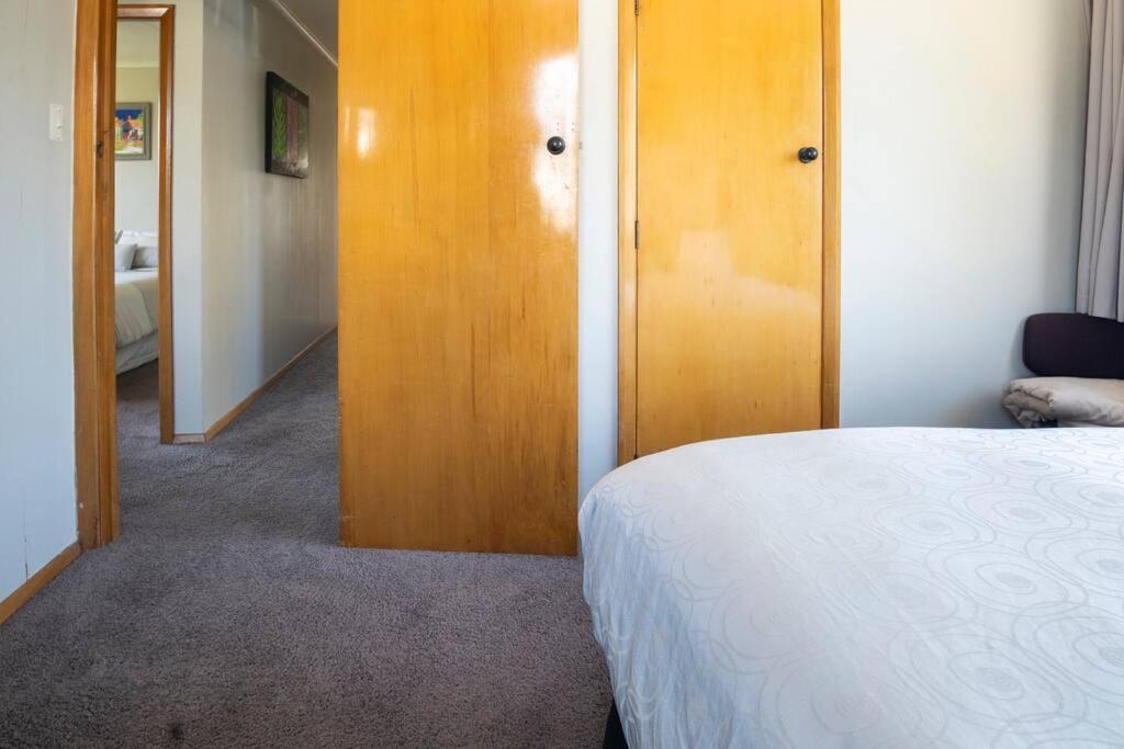 Turangi Home Family Size Tauposee Exterior foto