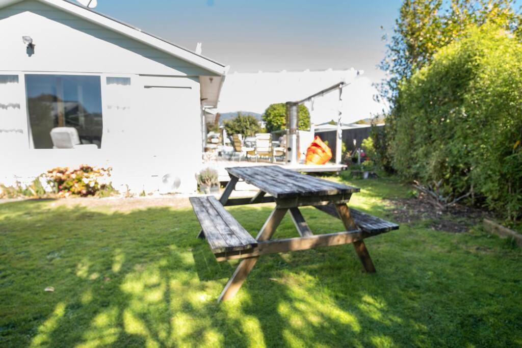 Turangi Home Family Size Tauposee Exterior foto